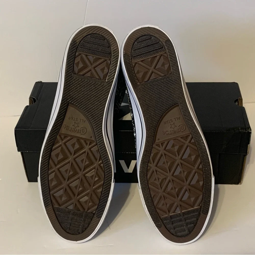 NIB. CONVERSE Chuck Taylor® All Star® High Top Sneaker